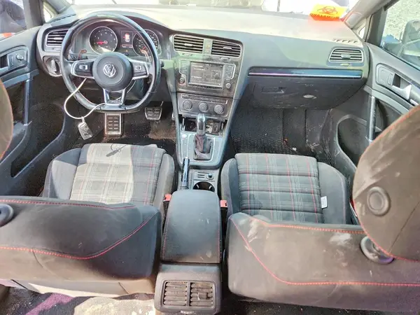 3VW447AUXHM061040 2017 VOLKSWAGEN GTI - Image 8