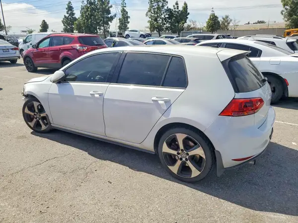 3VW447AUXHM063094 2017 VOLKSWAGEN GTI - Image 2
