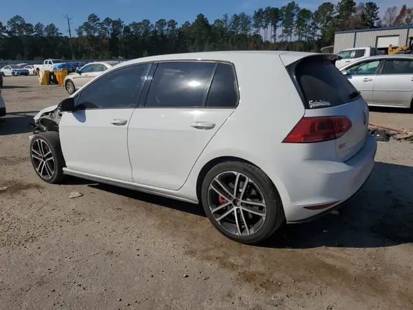 3VW447AUXHM066240 2017 VOLKSWAGEN GTI - Image 2