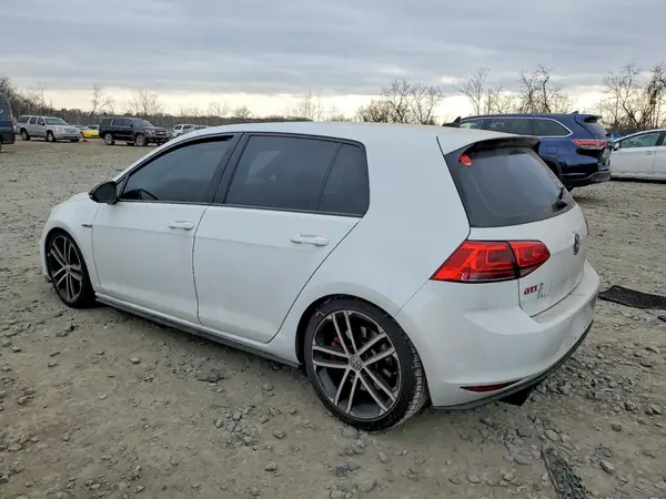 3VW447AUXHM073527 2017 VOLKSWAGEN GTI - Image 2