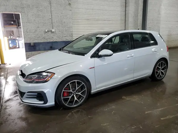 3VW447AUXJM255850 2018 VOLKSWAGEN GTI - Image 1