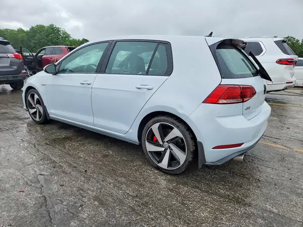 3VW447AUXJM263611 2018 VOLKSWAGEN GTI - Image 2