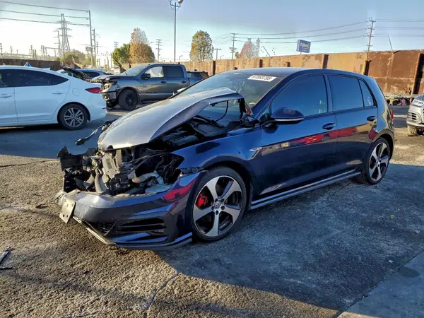 3VW447AUXJM273586 2018 VOLKSWAGEN GTI - Image 1