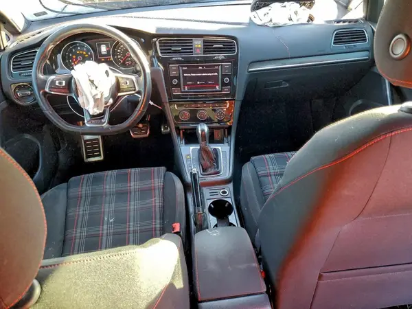 3VW447AUXJM273586 2018 VOLKSWAGEN GTI - Image 8