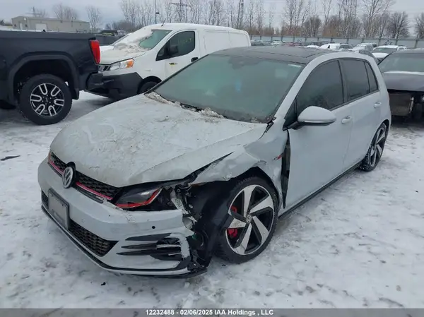 3VW447AUXJM276035 2018 VOLKSWAGEN GTI - Image 2