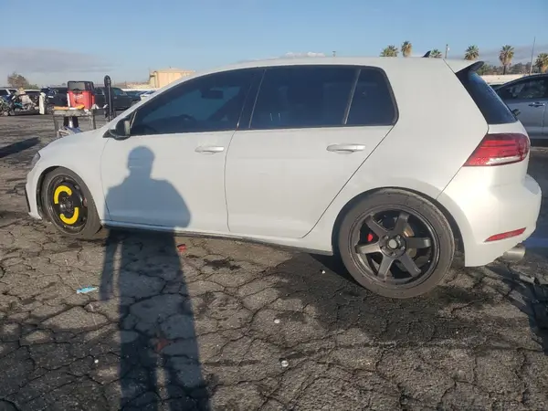 3VW447AUXJM280442 2018 VOLKSWAGEN GTI - Image 2