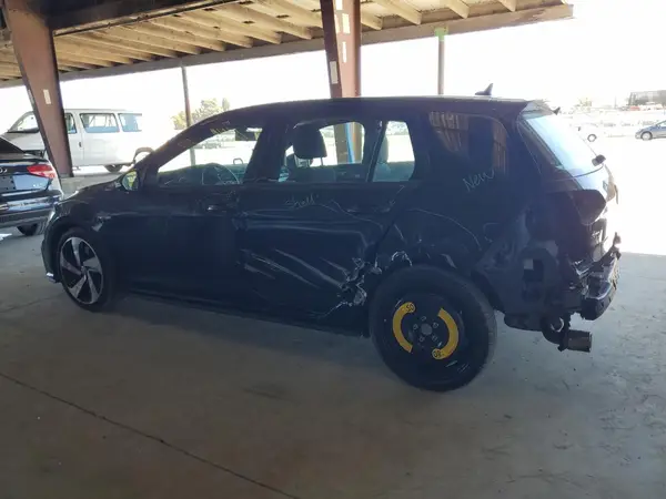 3VW447AUXJM282238 2018 VOLKSWAGEN GTI - Image 2
