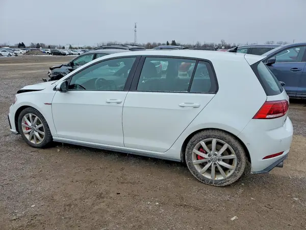 3VW447AUXJM282661 2018 VOLKSWAGEN GTI - Image 2