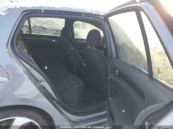 3VW447AUXJM282952 2018 VOLKSWAGEN GTI - Image 8
