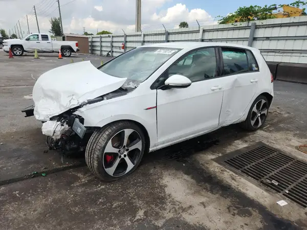 3VW447AUXJM295958 2018 VOLKSWAGEN GTI - Image 1