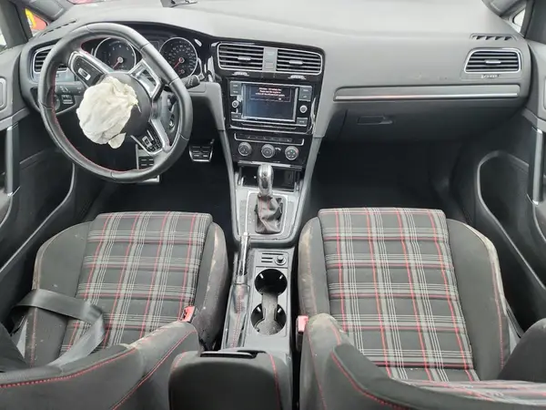 3VW447AUXJM295958 2018 VOLKSWAGEN GTI - Image 8