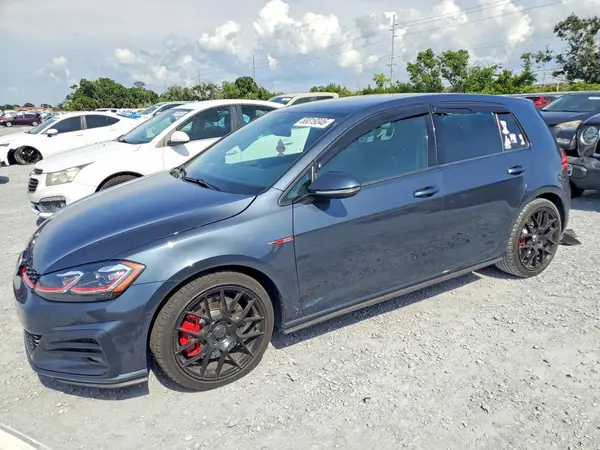 3VW447AUXJM297161 2018 VOLKSWAGEN GTI - Image 1
