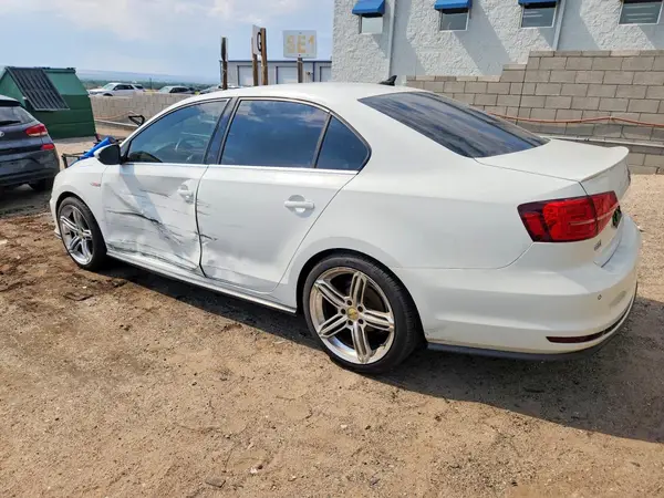3VW4S7AJ9GM383758 2016 VOLKSWAGEN JETTA - Image 2