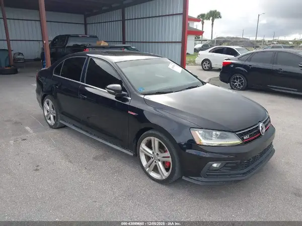 3VW4T7AJ5HM333194 2017 VOLKSWAGEN JETTA - Image 1