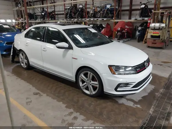 3VW4T7AJ9HM345767 2017 VOLKSWAGEN JETTA - Image 1