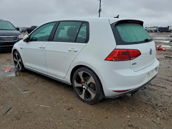 3VW4T7AU0HM025165 2017 VOLKSWAGEN GTI - Image 2