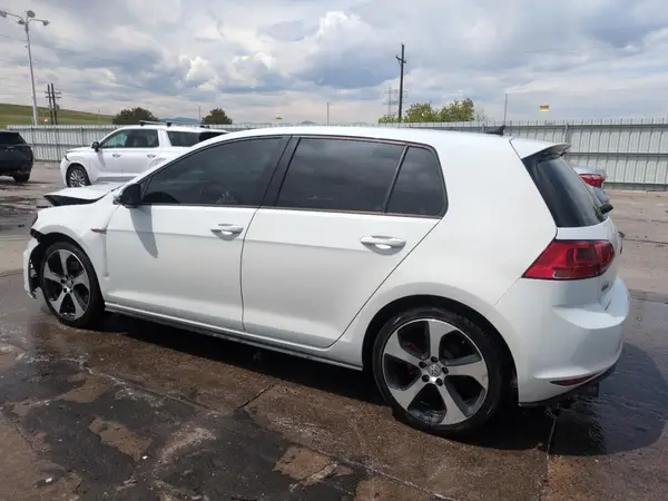 3VW4T7AU0HM034562 2017 VOLKSWAGEN GTI - Image 2