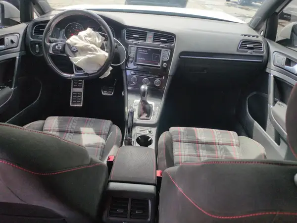 3VW4T7AU0HM034562 2017 VOLKSWAGEN GTI - Image 8