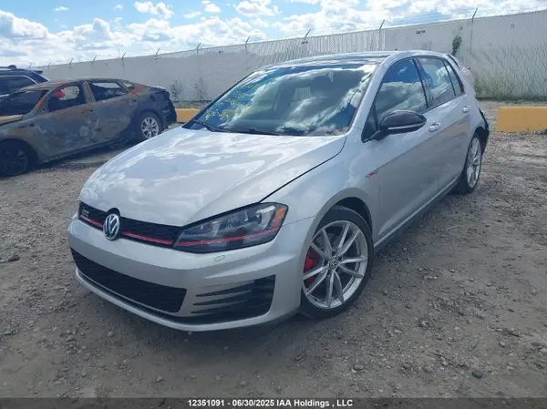 3VW4T7AU0HM038885 2017 VOLKSWAGEN GTI - Image 2