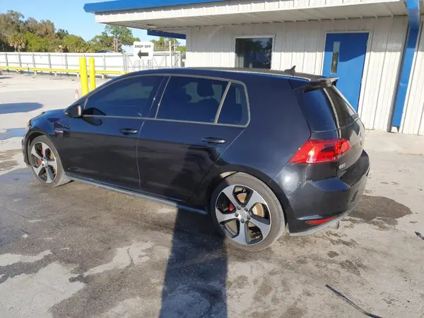 3VW4T7AU0HM071546 2017 VOLKSWAGEN GTI - Image 2