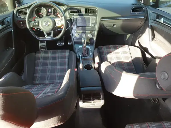 3VW4T7AU0HM071546 2017 VOLKSWAGEN GTI - Image 8