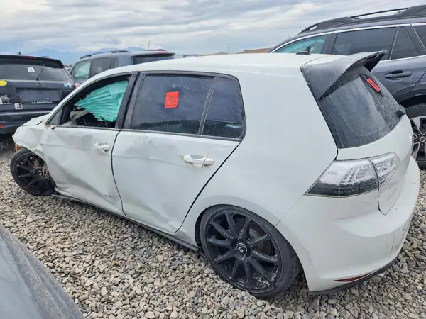 3VW4T7AU1HM052603 2017 VOLKSWAGEN GTI - Image 2
