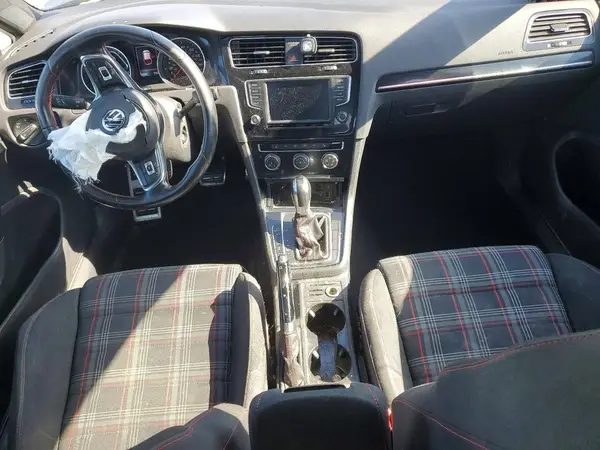 3VW4T7AU1HM062077 2017 VOLKSWAGEN GTI - Image 8