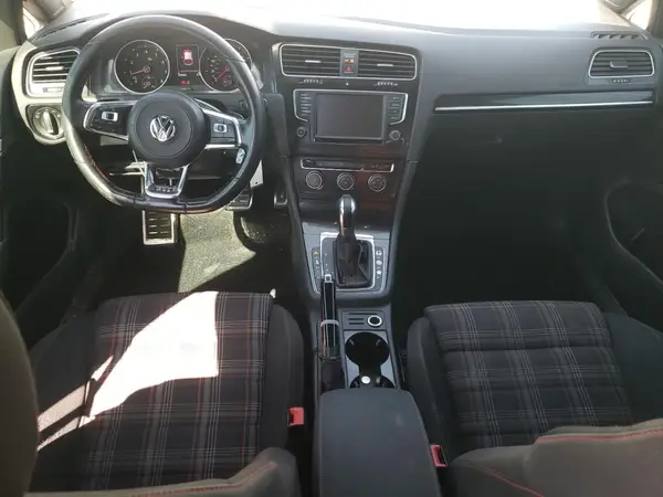 3VW4T7AU1HM062306 2017 VOLKSWAGEN GTI - Image 8