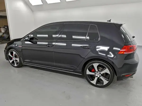 3VW4T7AU2GM016031 2016 VOLKSWAGEN GTI - Image 2