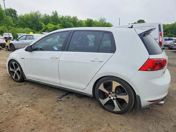 3VW4T7AU2GM029846 2016 VOLKSWAGEN GTI - Image 2
