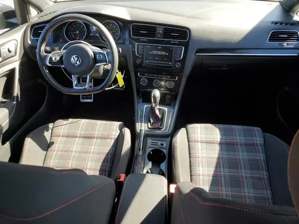 3VW4T7AU2HM002373 2017 VOLKSWAGEN GTI - Image 8