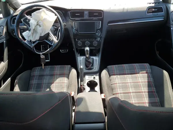3VW4T7AU2HM014992 2017 VOLKSWAGEN GTI - Image 8