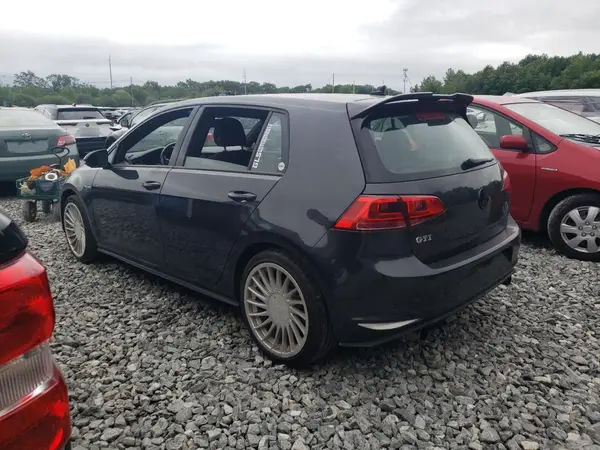 3VW4T7AU2HM068101 2017 VOLKSWAGEN GTI - Image 2