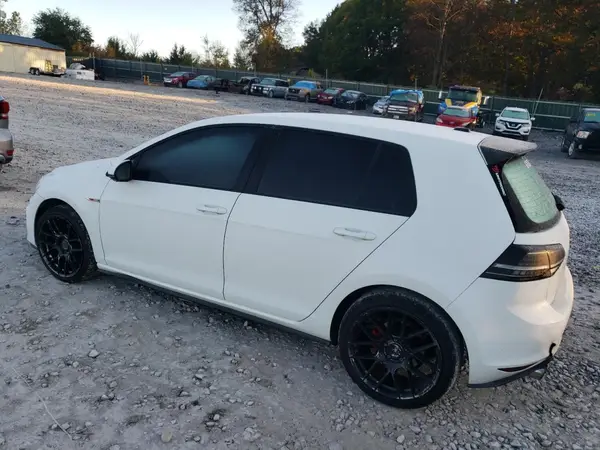 3VW4T7AU2HM070186 2017 VOLKSWAGEN GTI - Image 2