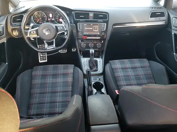 3VW4T7AU2HM070186 2017 VOLKSWAGEN GTI - Image 8