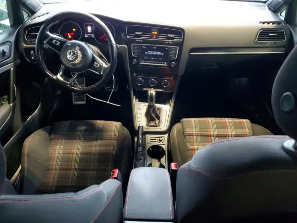 3VW4T7AU2HM074450 2017 VOLKSWAGEN GTI - Image 8