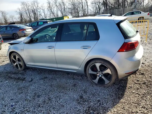 3VW4T7AU3GM035994 2016 VOLKSWAGEN GTI - Image 2