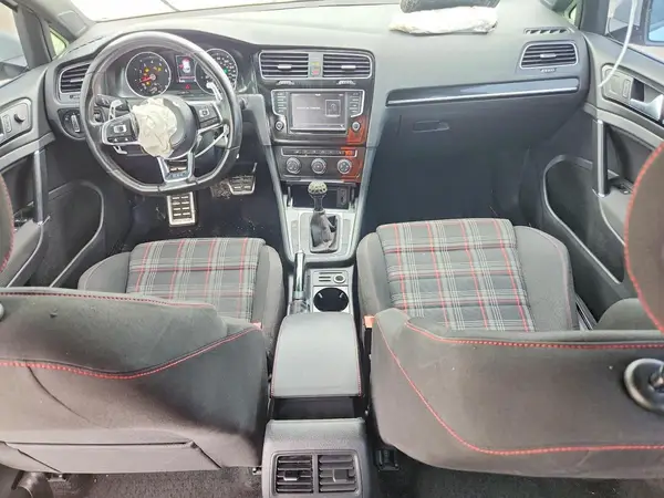3VW4T7AU3HM031736 2017 VOLKSWAGEN GTI - Image 8