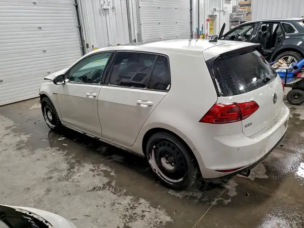 3VW4T7AU3HM036774 2017 VOLKSWAGEN GTI - Image 2