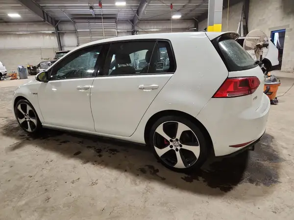 3VW4T7AU4HM013391 2017 VOLKSWAGEN GTI - Image 2