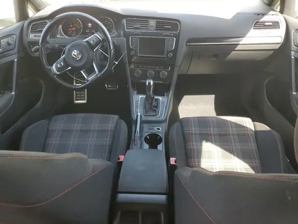 3VW4T7AU4HM017537 2017 VOLKSWAGEN GTI - Image 8