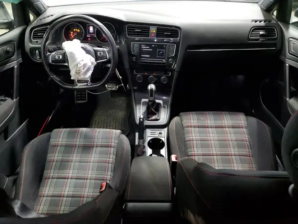 3VW4T7AU4HM061991 2017 VOLKSWAGEN GTI - Image 8