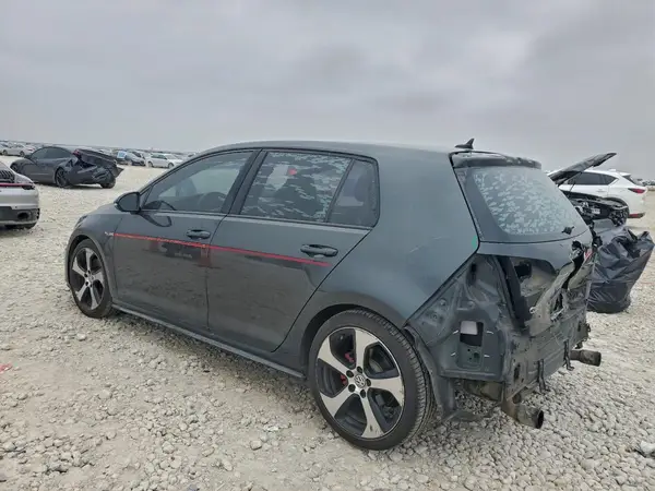 3VW4T7AU5GM065207 2016 VOLKSWAGEN GTI - Image 2