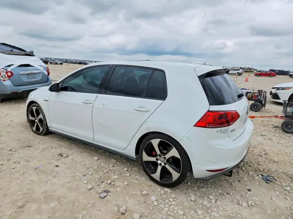 3VW4T7AU6GM002942 2016 VOLKSWAGEN GTI - Image 2