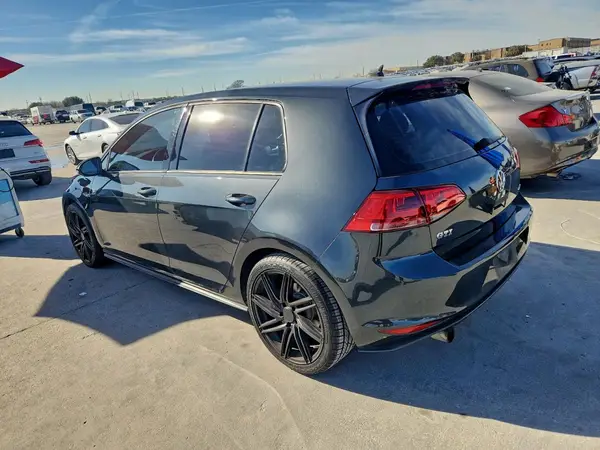 3VW4T7AU6HM010170 2017 VOLKSWAGEN GTI - Image 2