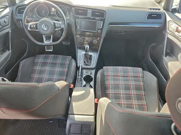 3VW4T7AU6HM010170 2017 VOLKSWAGEN GTI - Image 8