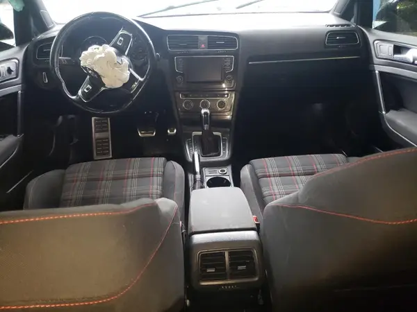 3VW4T7AU6HM015322 2017 VOLKSWAGEN GTI - Image 8