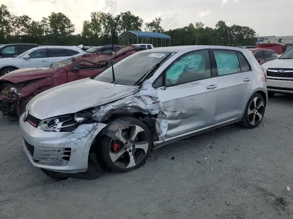 3VW4T7AU6HM025624 2017 VOLKSWAGEN GTI - Image 1