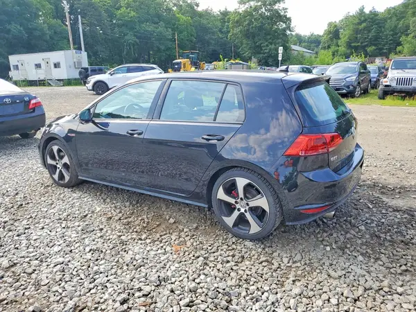 3VW4T7AU6HM066724 2017 VOLKSWAGEN GTI - Image 2