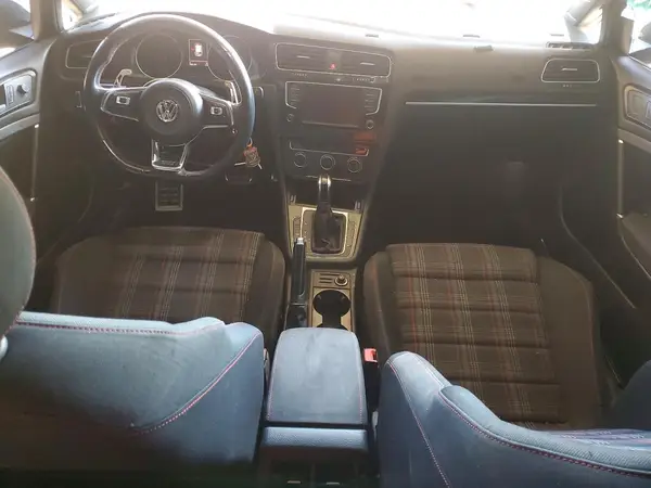 3VW4T7AU6HM073222 2017 VOLKSWAGEN GTI - Image 8